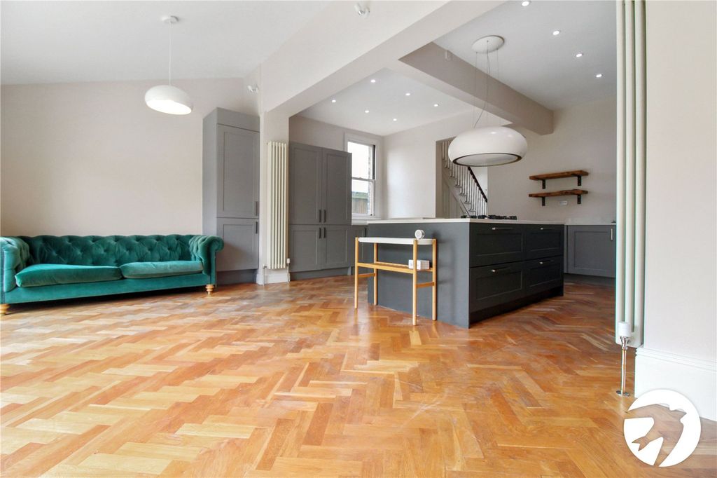 Property photo 2 of 16 Opn Plan Living