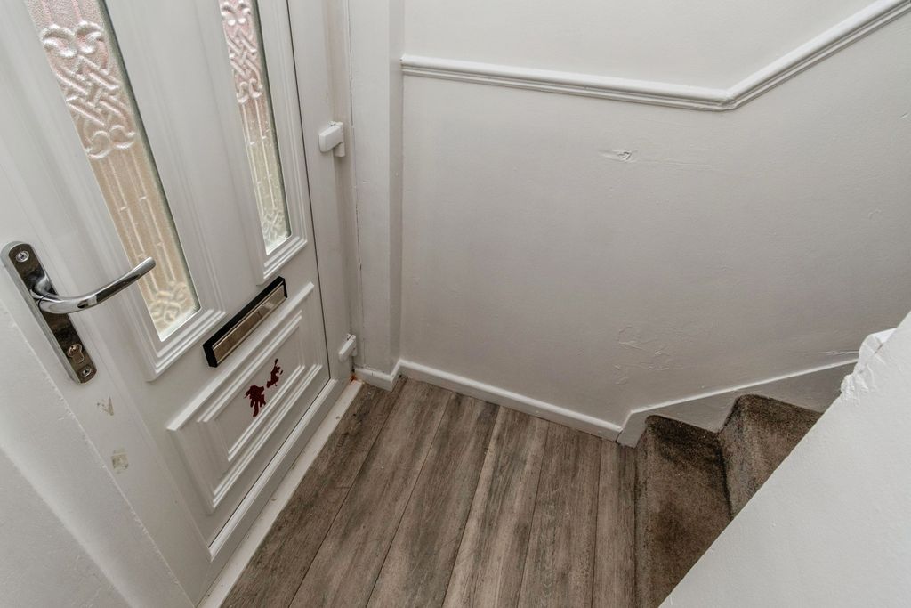 Property photo 2 of 20 Pbox-Img.Jpg