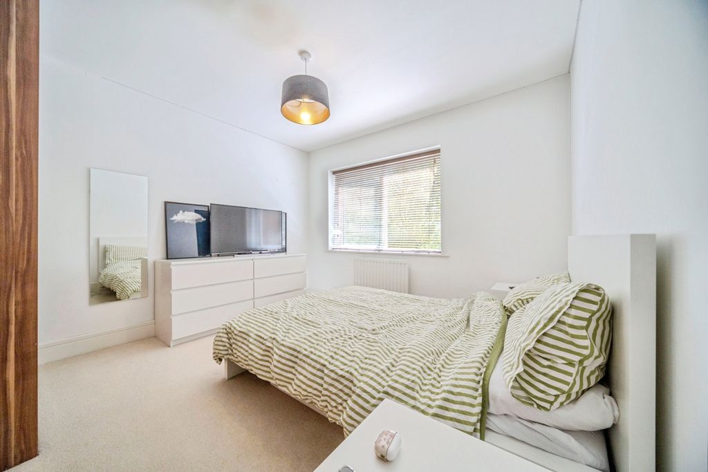 Property photo 2 of 12 Pbox-Img.Jpg