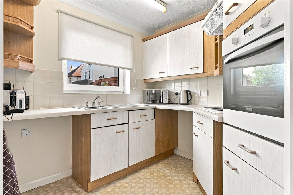 Property photo 3 of 18 Picture No. 12