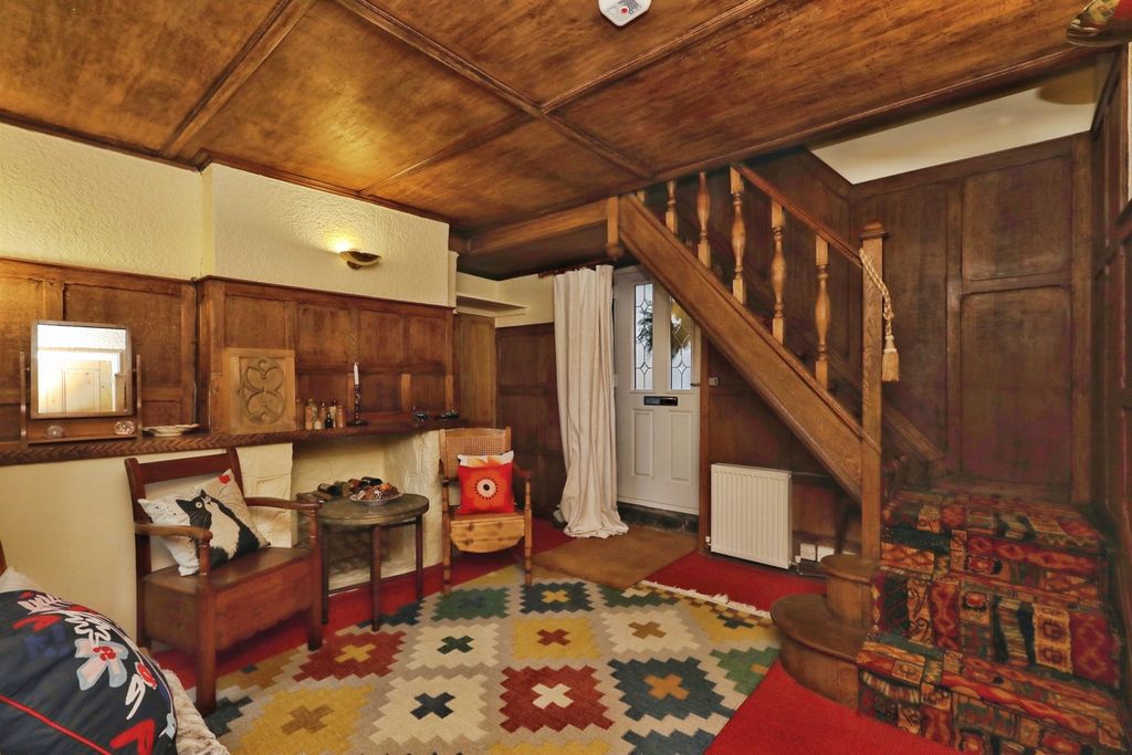 Property photo 2 of 23