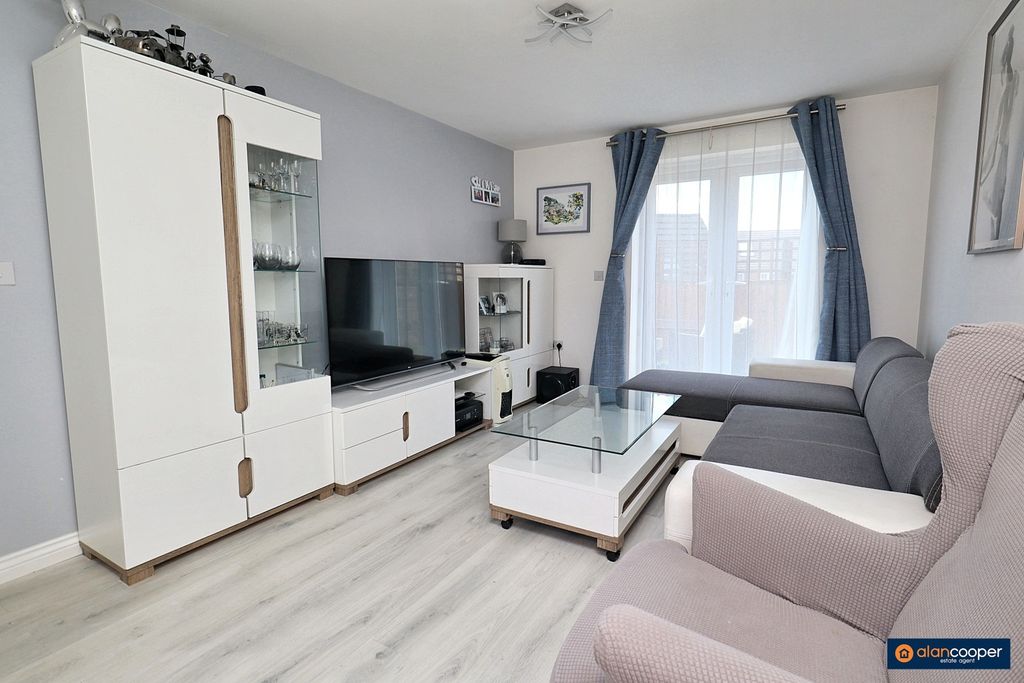 Property photo 3 of 27 4183994