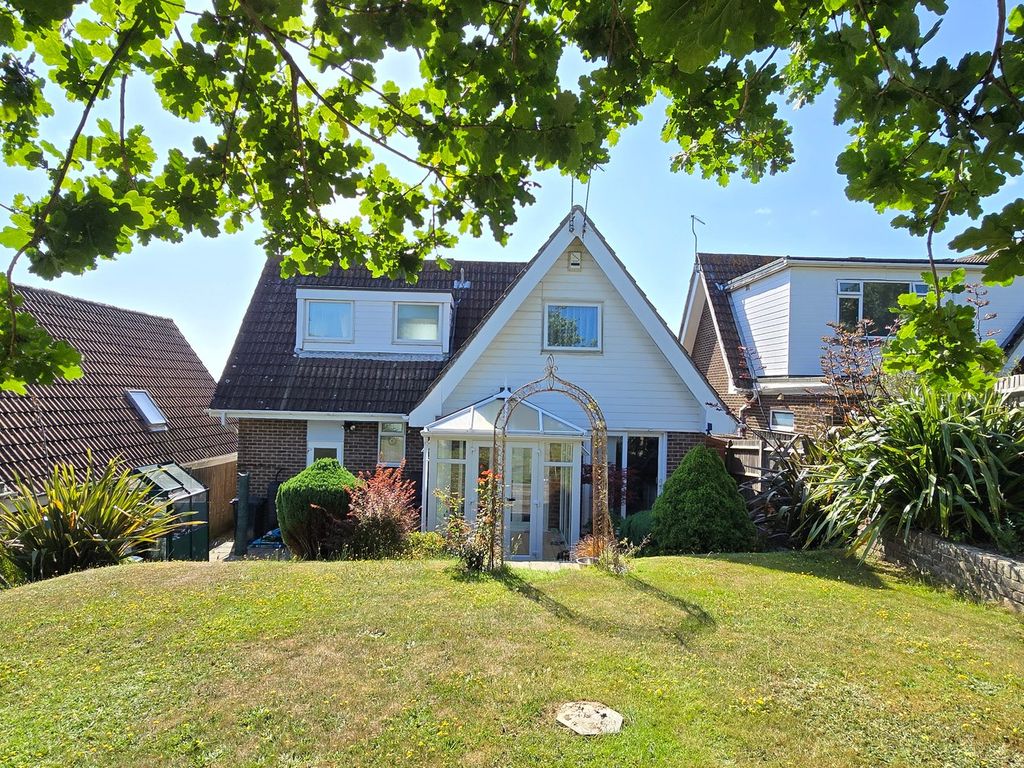 Property photo 3 of 16