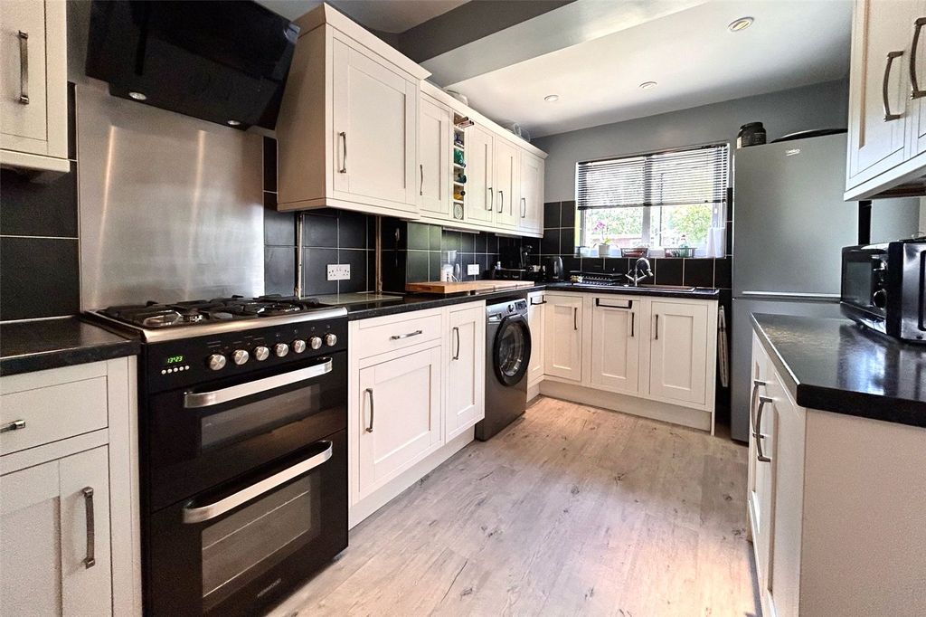 Property photo 2 of 12 Picture No. 04