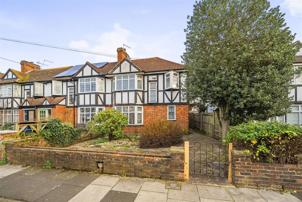 Property photo 1 of 11