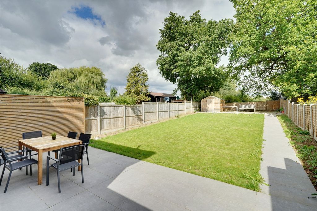 Property photo 2 of 25 Picture No. 15