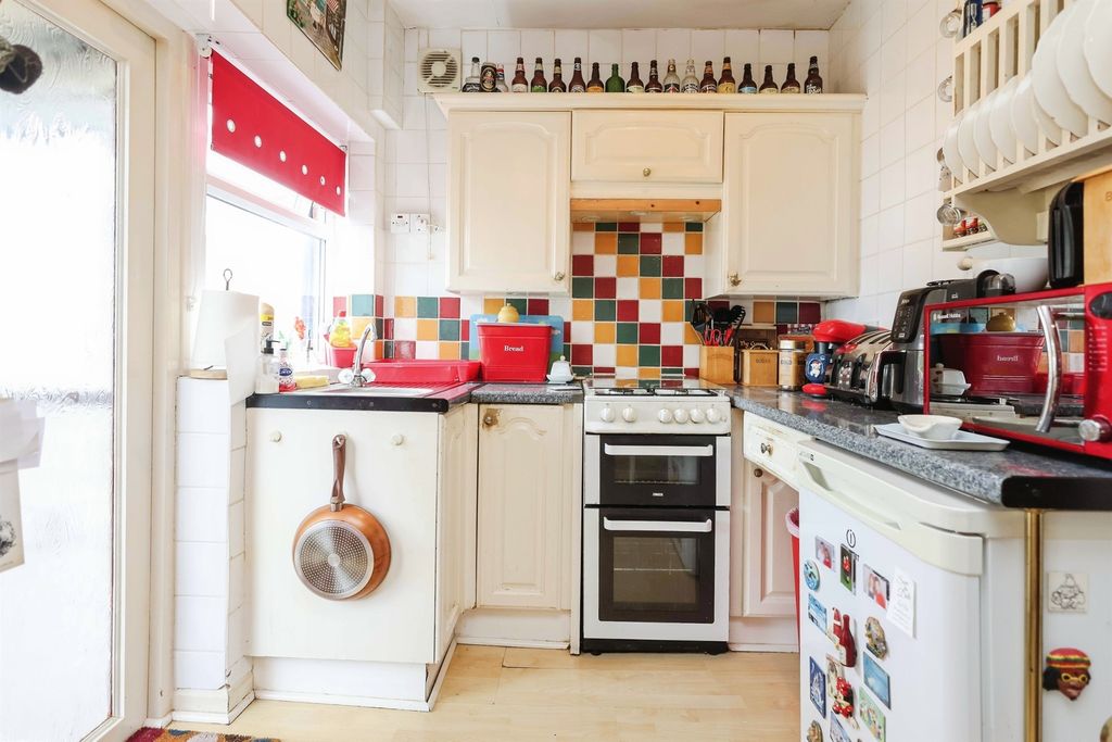 Property photo 3 of 17