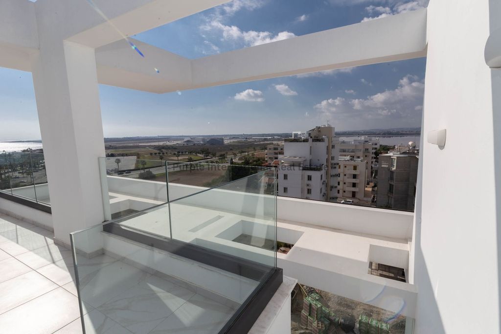 Property photo 1 of 31