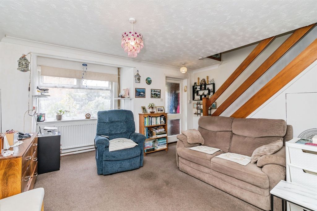 Property photo 2 of 19
