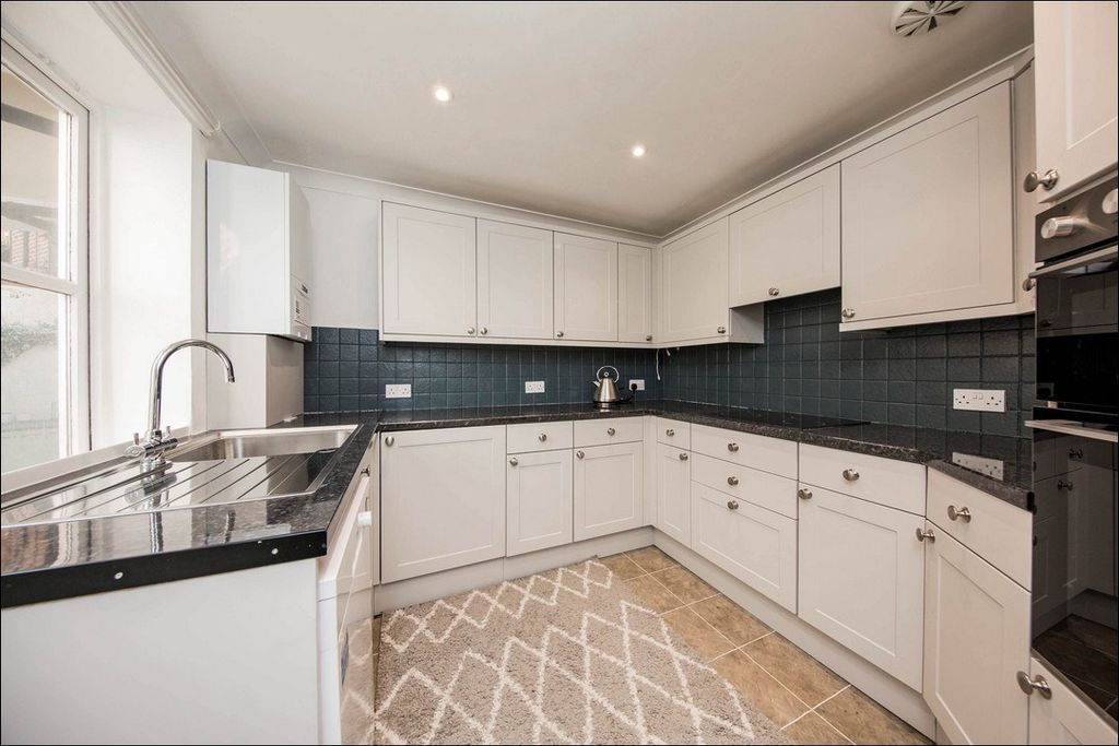 Property photo 2 of 11 Gallery