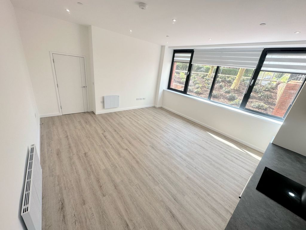 Property photo 2 of 8