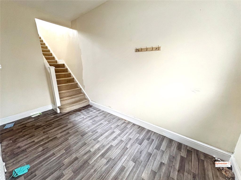 Property photo 2 of 13 Picture No. 17