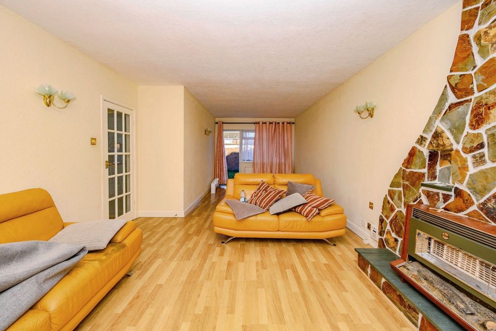 Property photo 3 of 14 Pbox-Img.Jpg