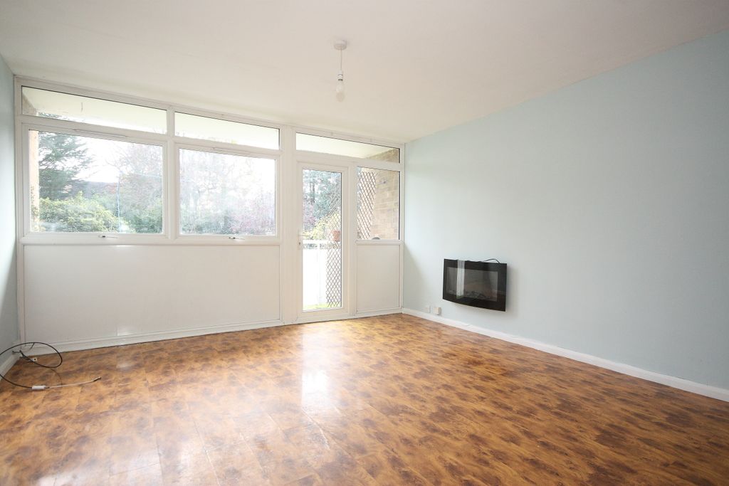 Property photo 2 of 7 Living Room