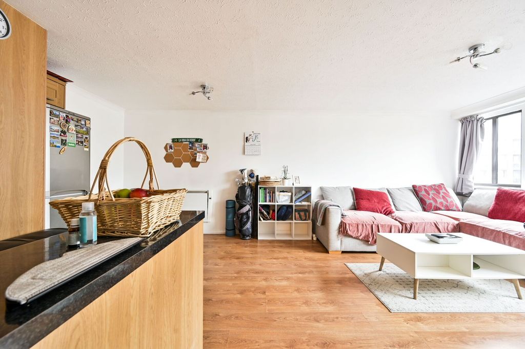 Property photo 1 of 8