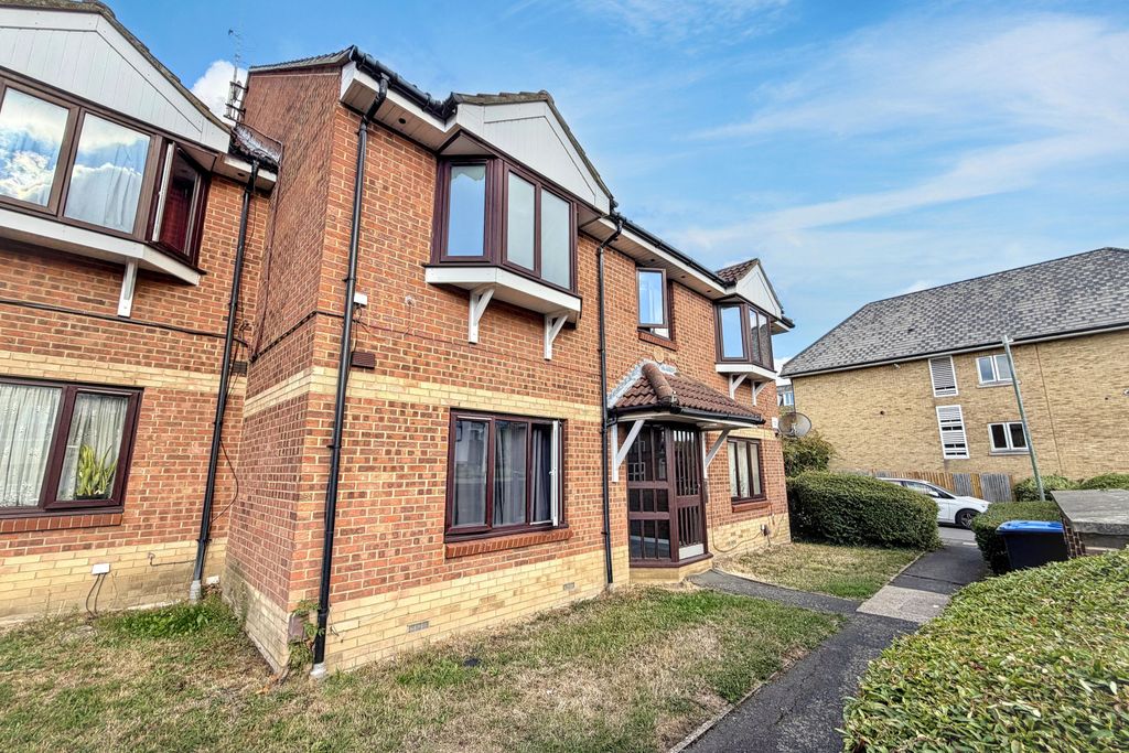 Property photo 1 of 15 Flat 211, Elmstead Avenue, Wembley Park, Greater London, Ha9 8Nu