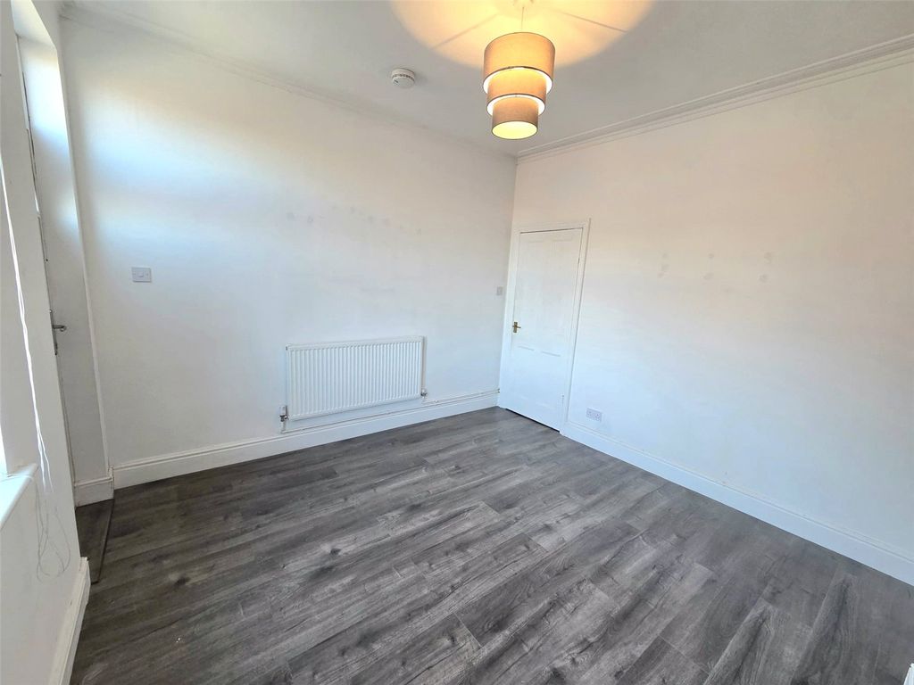 Property photo 3 of 27 Picture No. 09