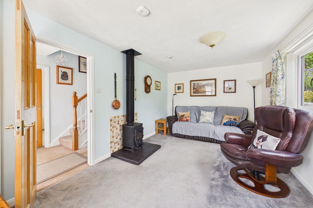 Property photo 3 of 32