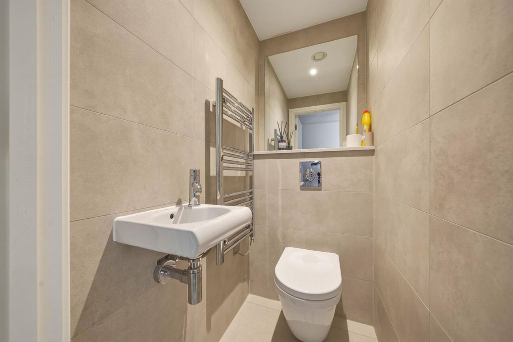 Additional image 10 of 3 bed flat for salePavilion Road, West Bridgford, Nottingham NG2