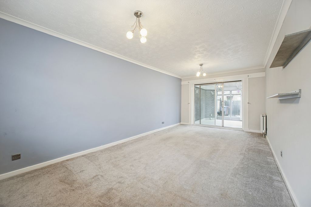 Property photo 2 of 21