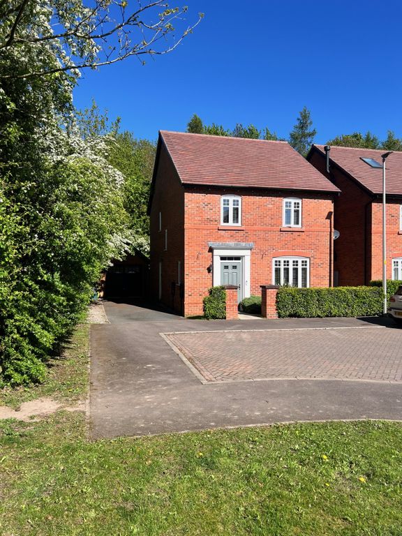 Property photo 1 of 17 Hazelhurst Way Front View