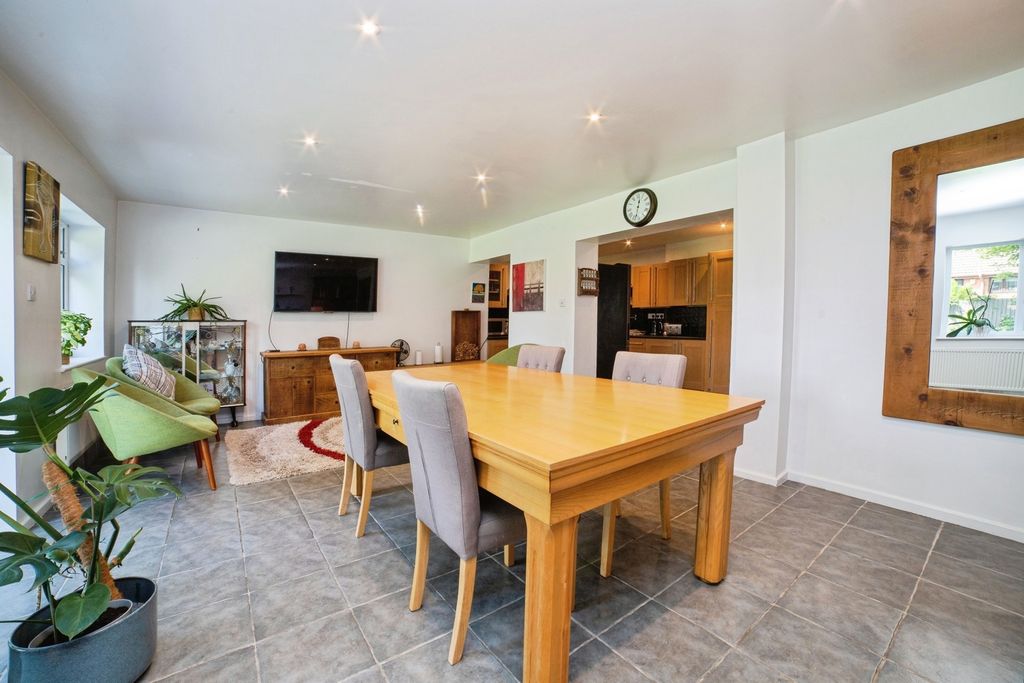 Property photo 2 of 20 Pbox-Img.Jpg