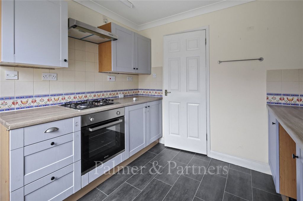 Property photo 3 of 16 Picture No. 32