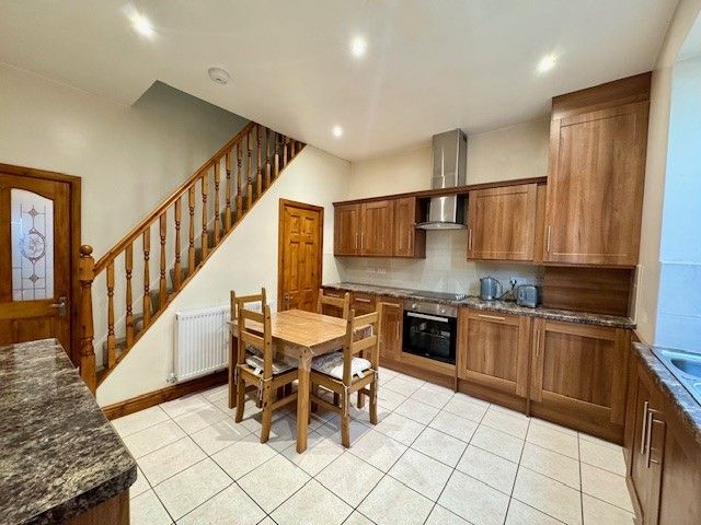 Property photo 2 of 9 Kitchen