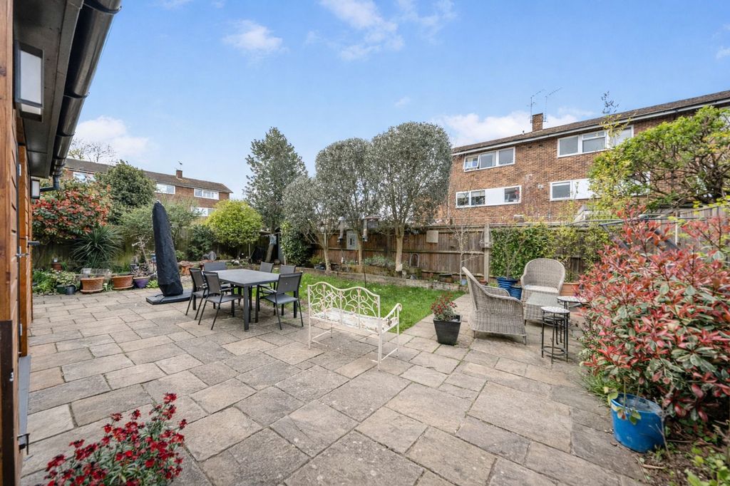 Property photo 2 of 23