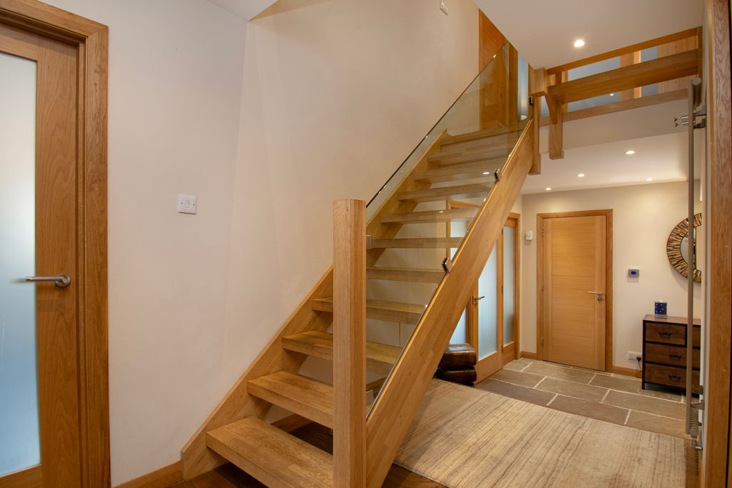 Property photo 2 of 70