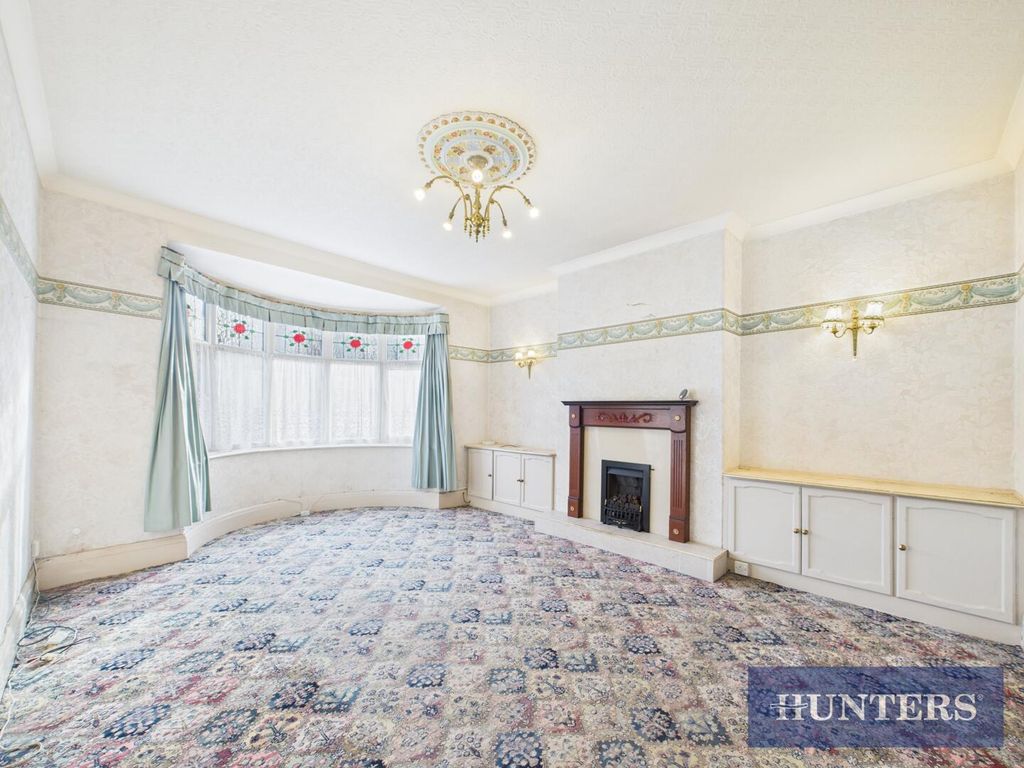 Property photo 2 of 20 Living Room