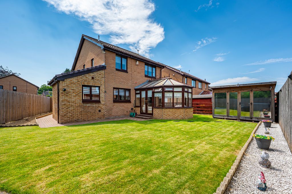 Property photo 2 of 46