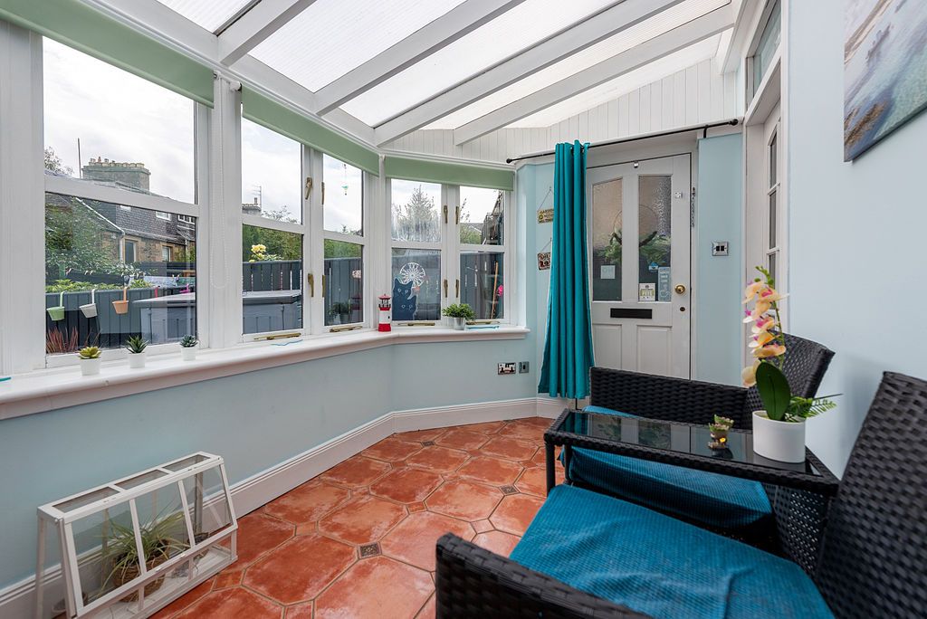 Property photo 2 of 18 Conservatory