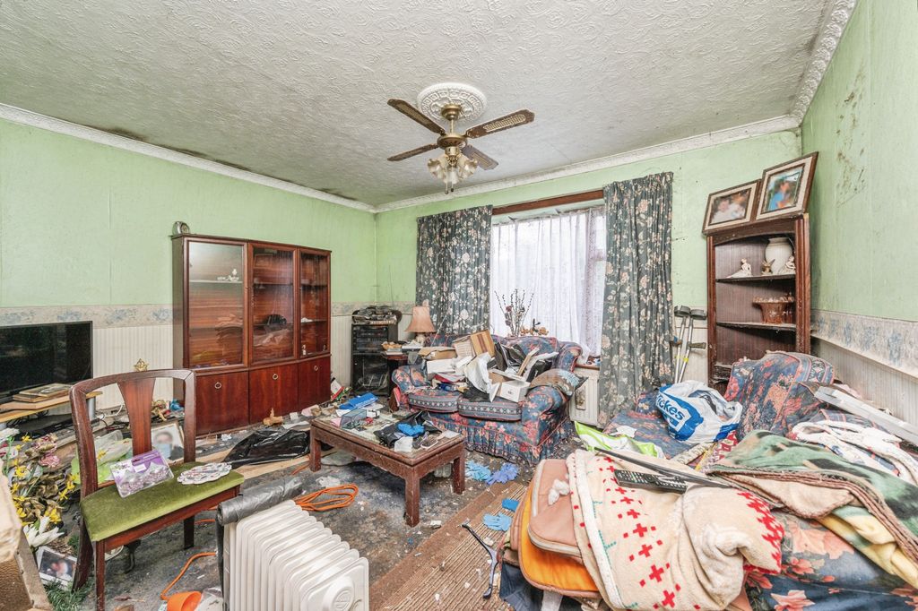 Property photo 3 of 11
