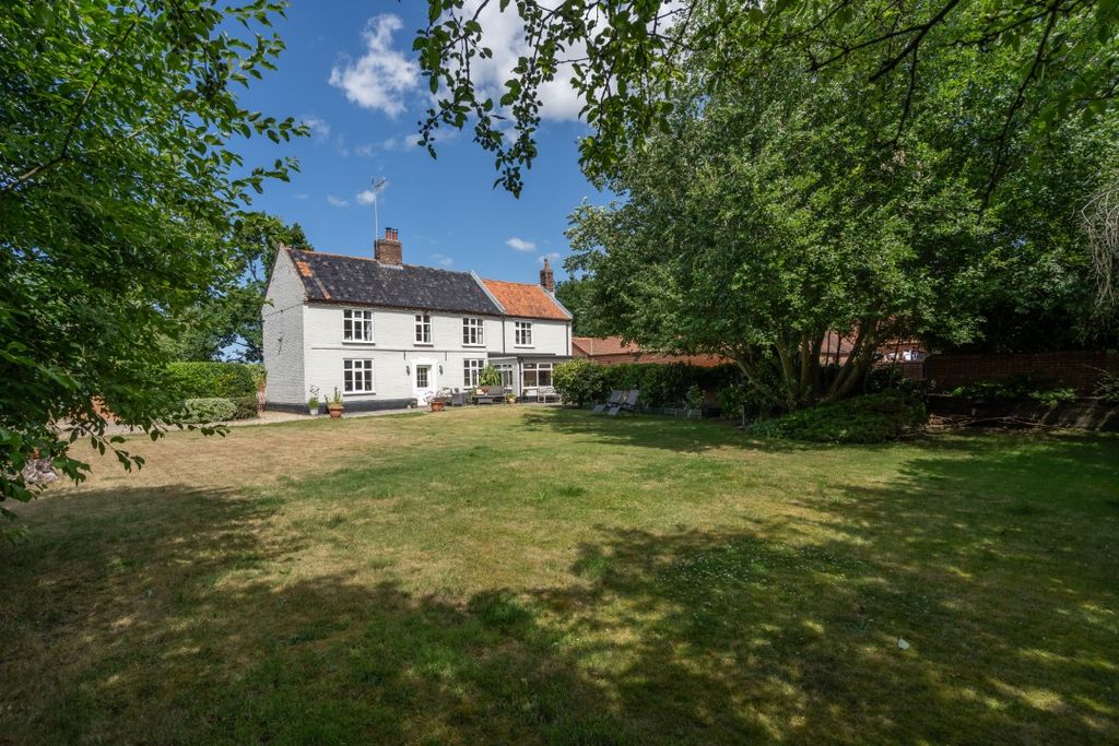Property photo 1 of 25