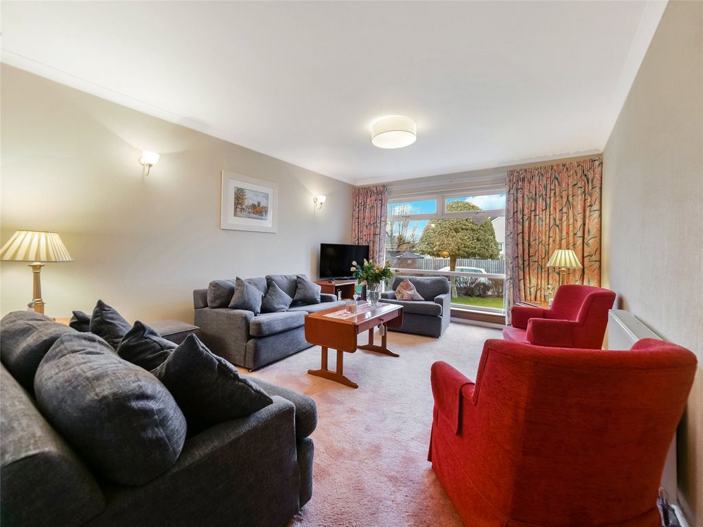 Property photo 2 of 31 Living Room