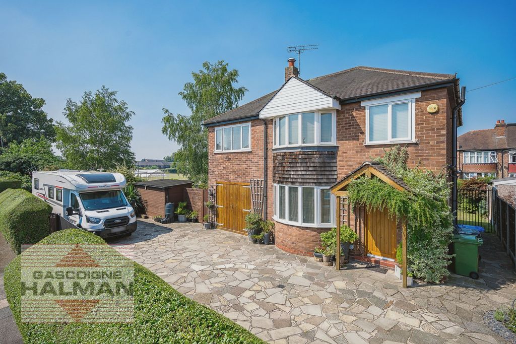Property photo 2 of 38