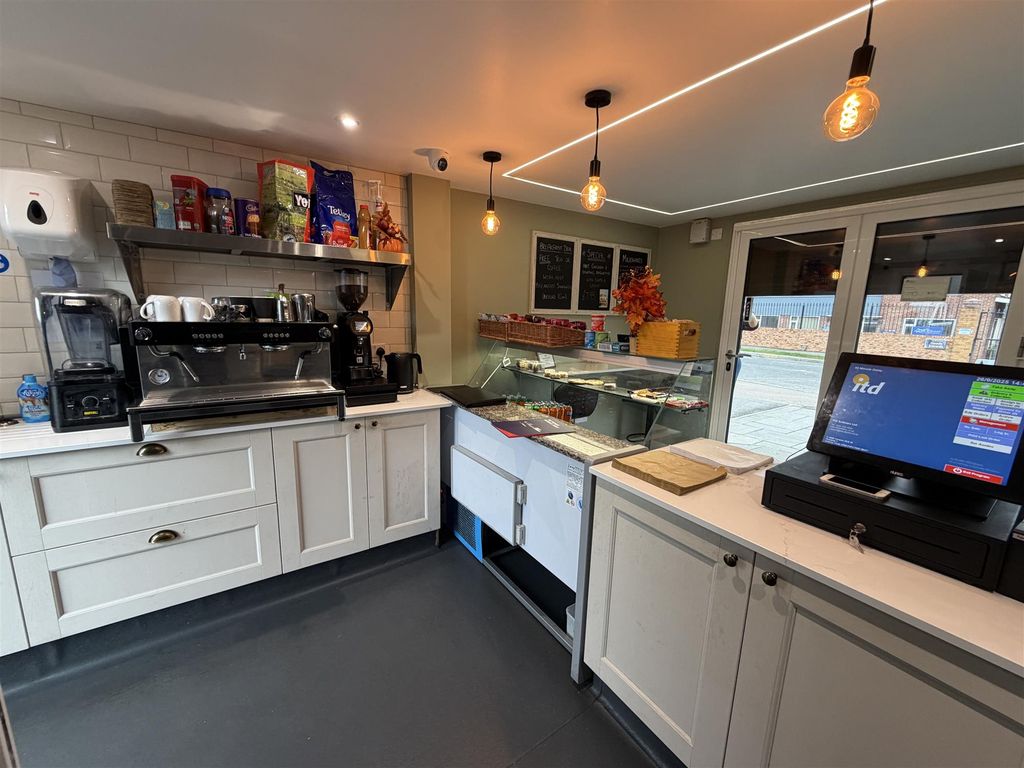 Property photo 3 of 7 Photo 2