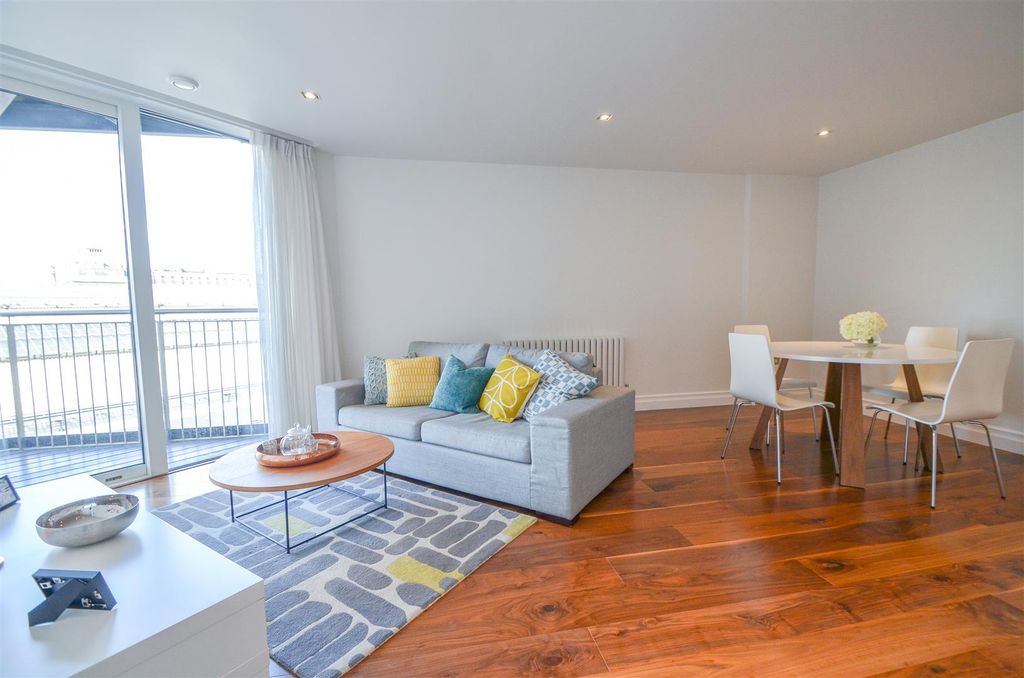 Property photo 1 of 10 Hansom Building