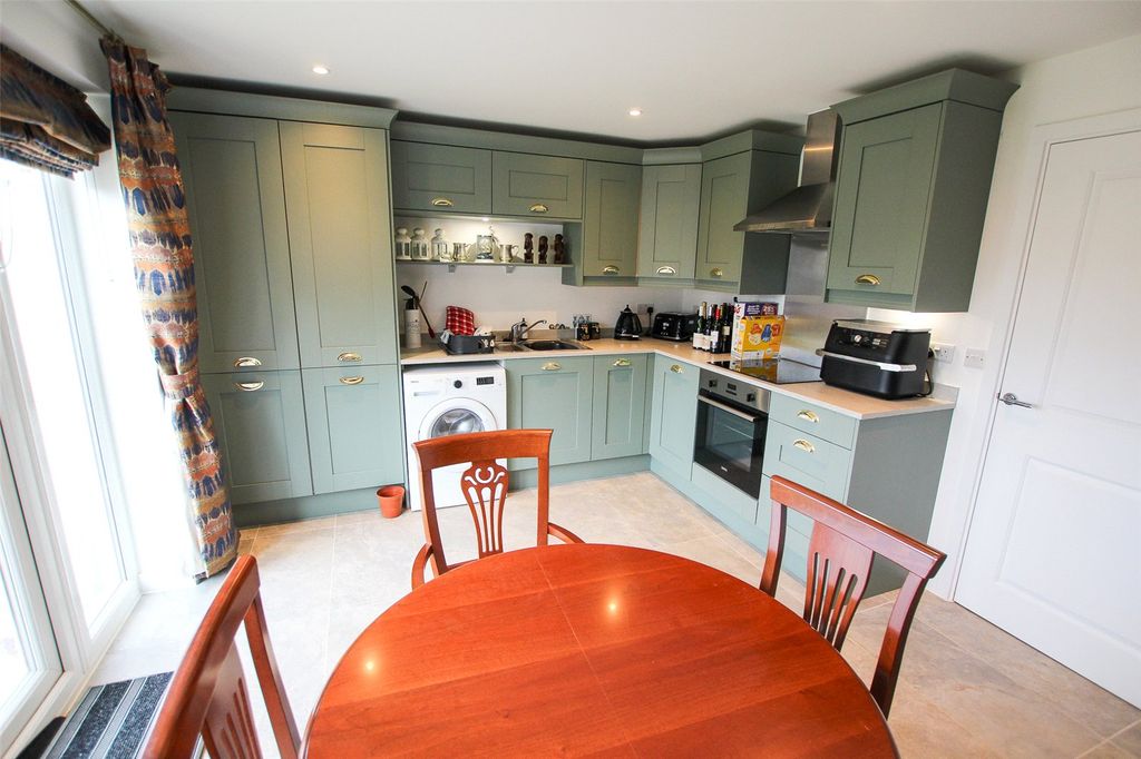 Property photo 3 of 16