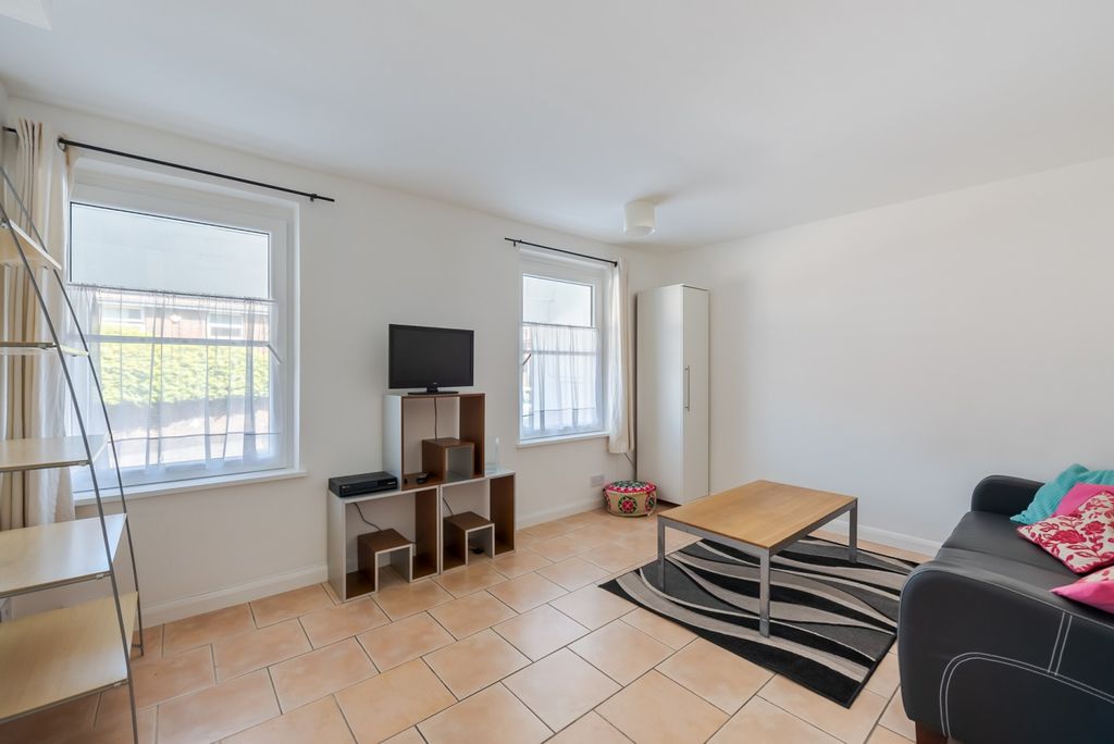 Property photo 3 of 19