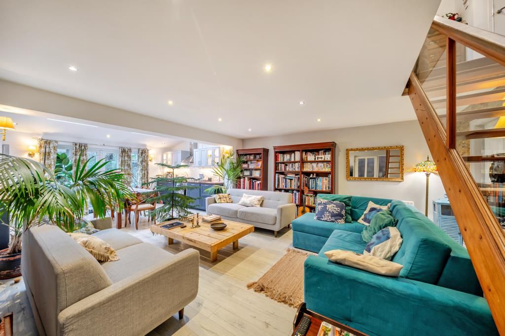 Property photo 2 of 19 Reception Room