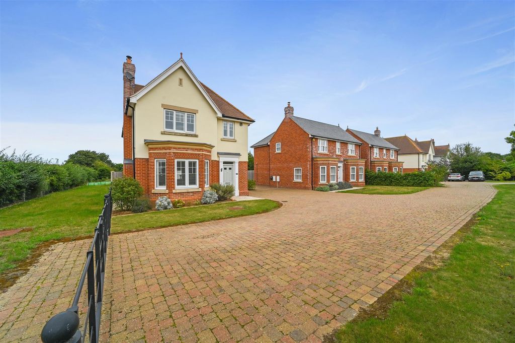 Property photo 1 of 18 Front