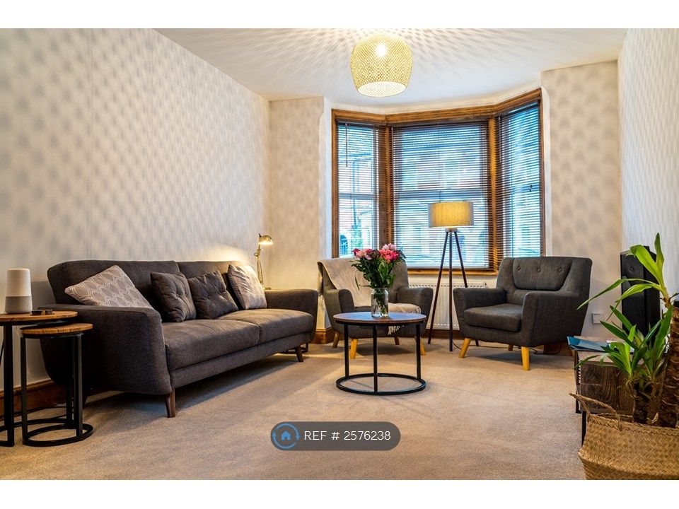 Property photo 2 of 33
