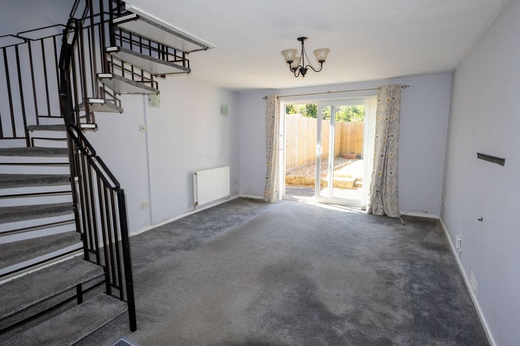 Property photo 3 of 12