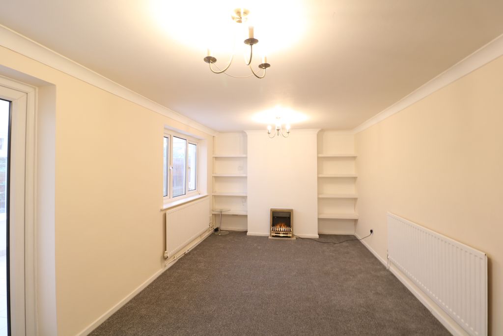 Property photo 2 of 17 Living Room1.1