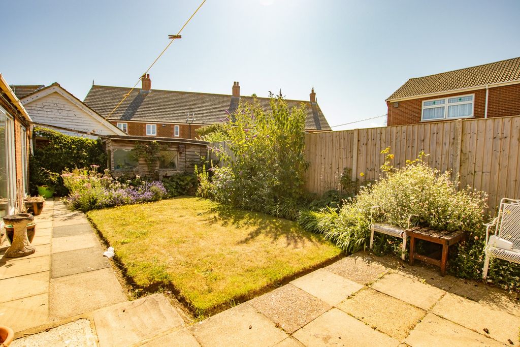 Property photo 2 of 21 4321093