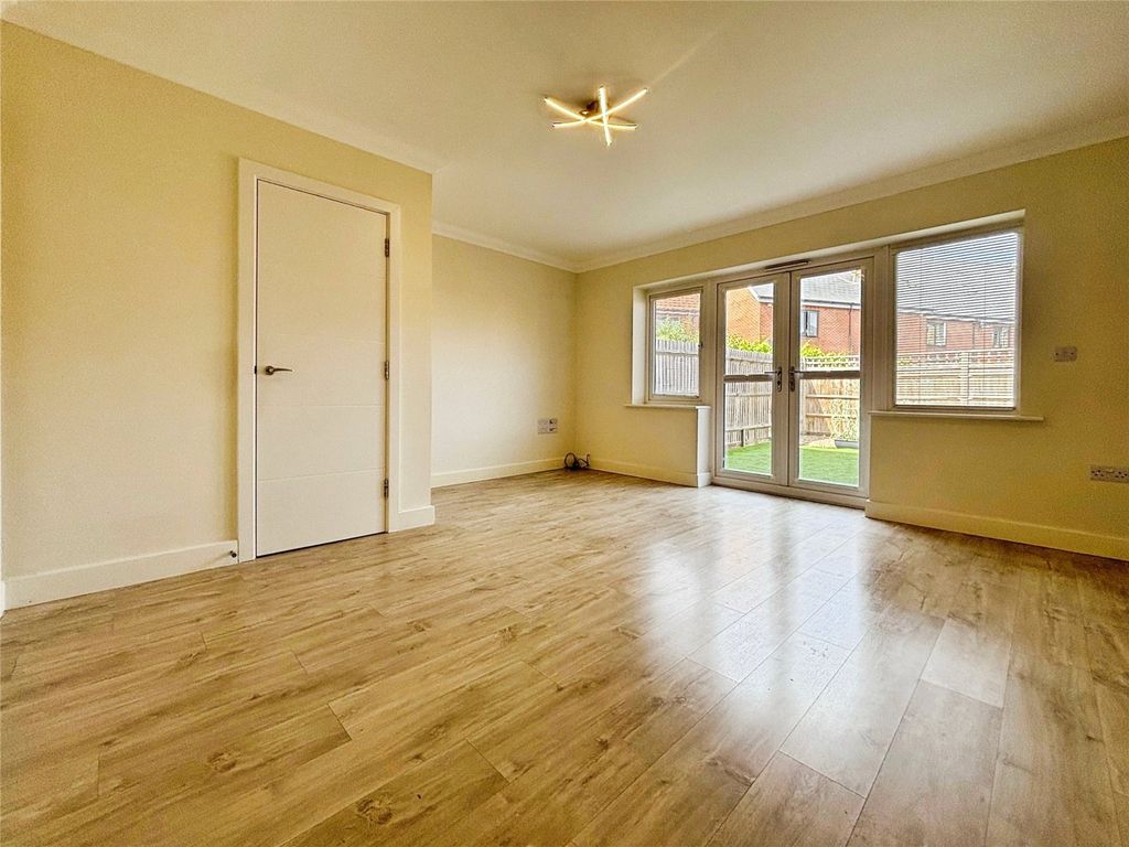 Property photo 2 of 15 Picture No. 30