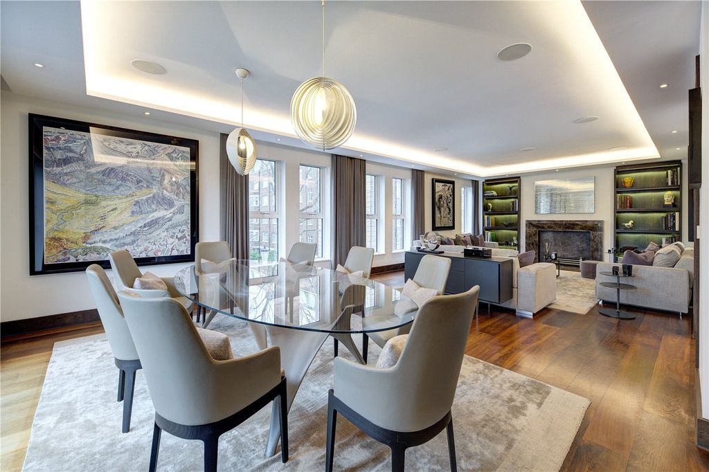 Property photo 3 of 19 Dining Area