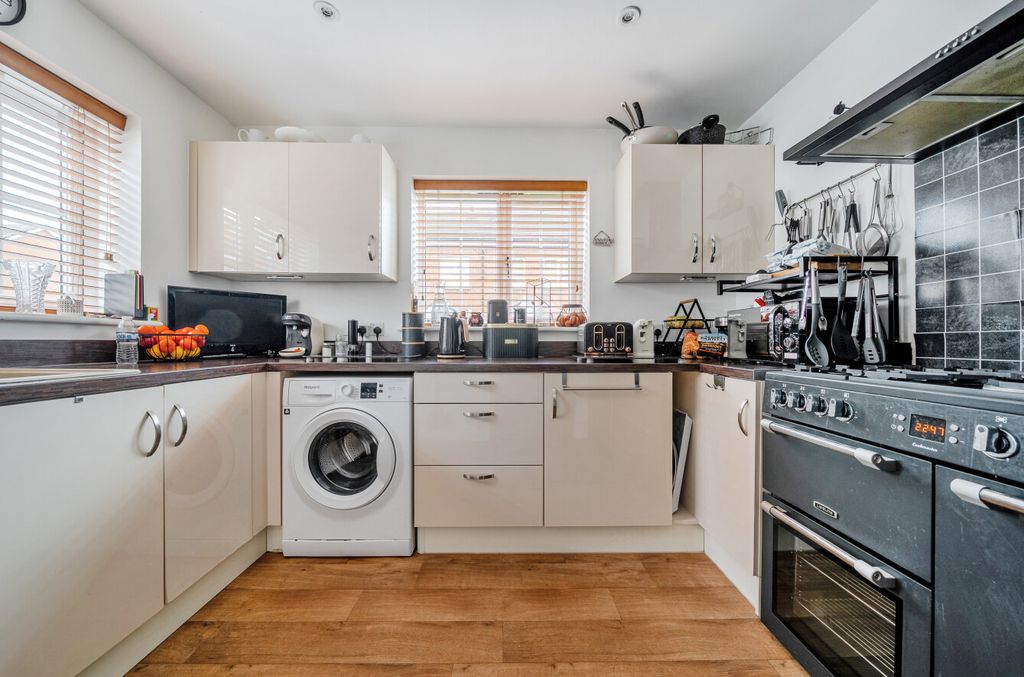 Property photo 2 of 13 1419165-9-699c243...